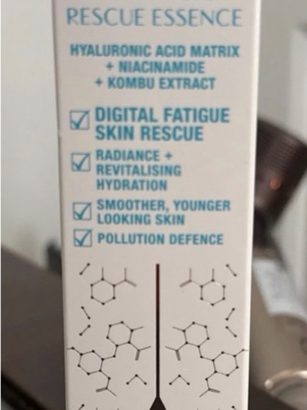 Charlotte Tilbury Rescue Essence Facial Hydration - White and Light Blue - Picture 3 of 10